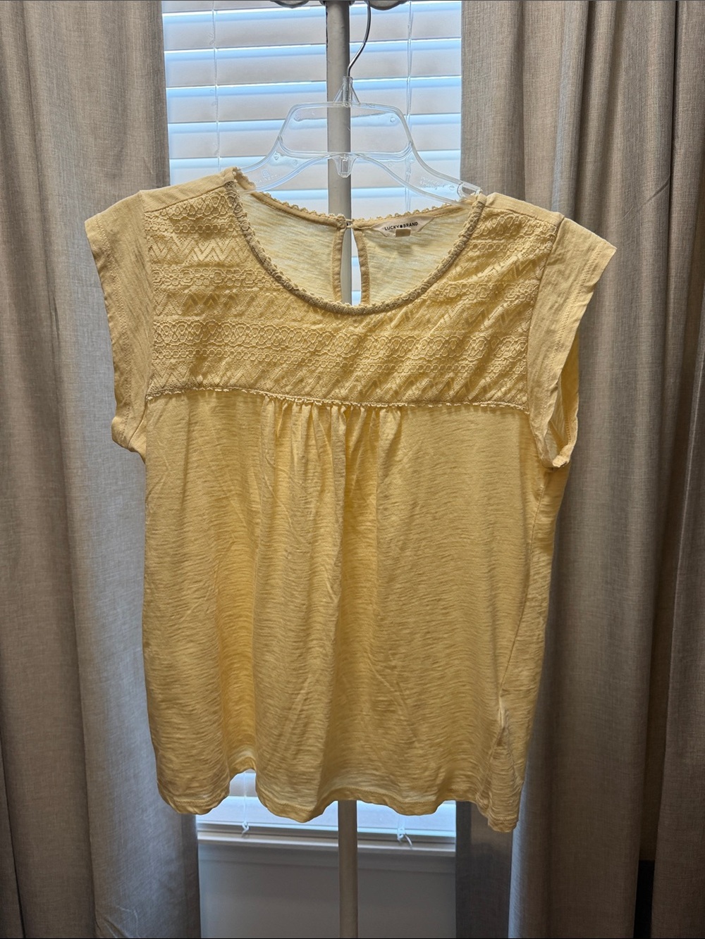 Lucky Brand Yellow Short Sleeve Blouse Size Medium Like New